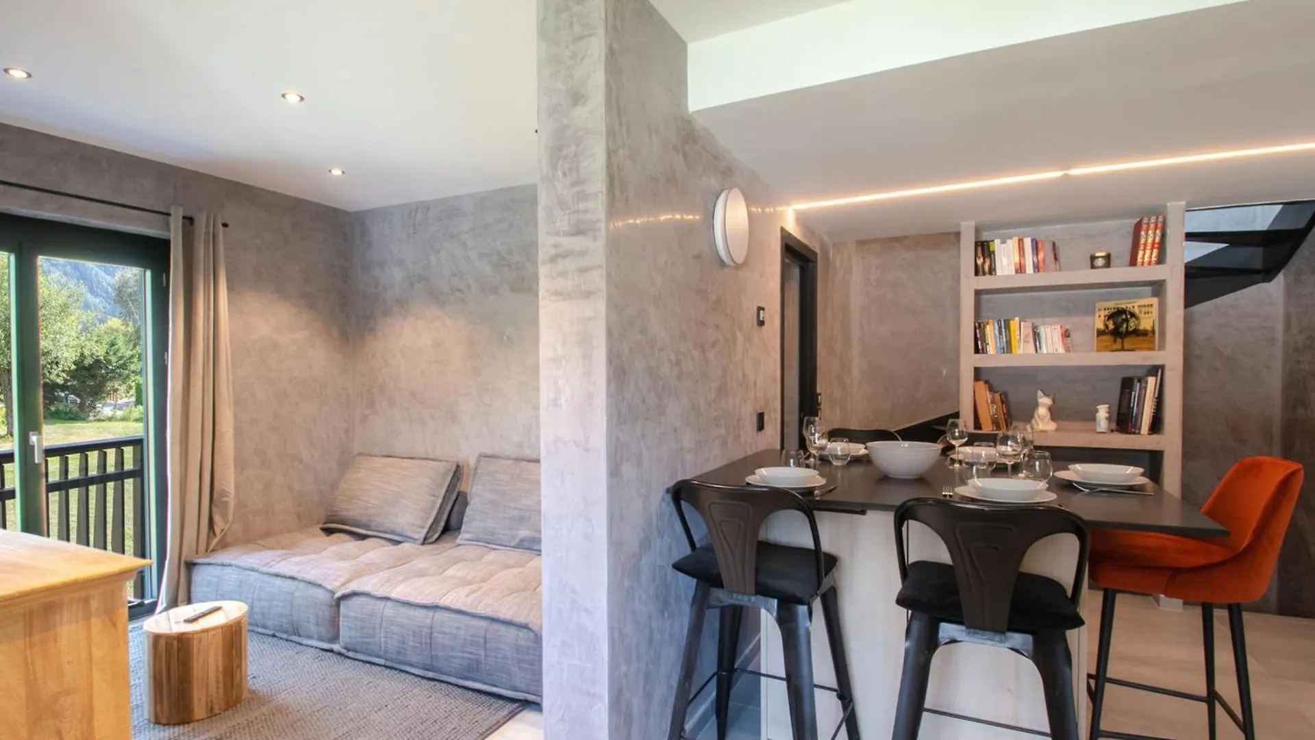 Demi-Chalet Cosy Avec Terrasses, Wifi Et Parking A Chamonix - Fr-1-343-228