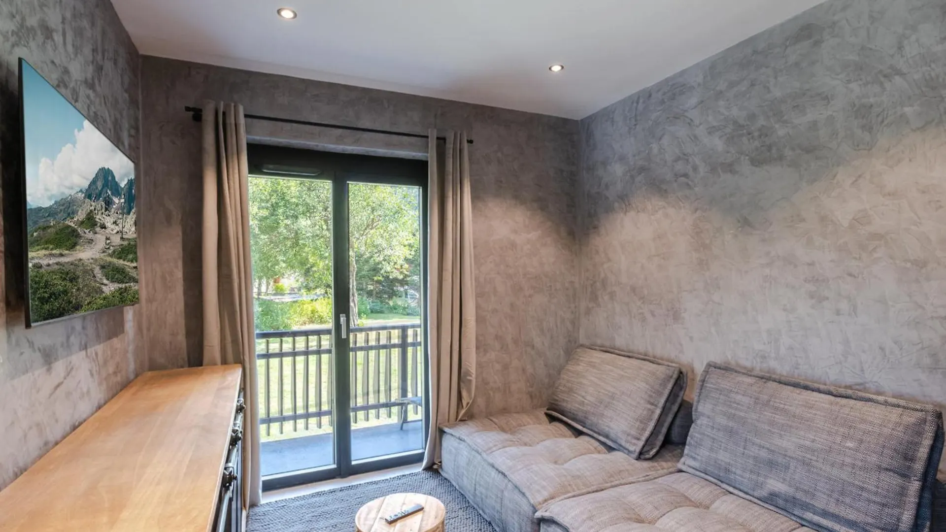 Demi-Chalet Cosy Avec Terrasses, Wifi Et Parking A Chamonix - Fr-1-343-228
