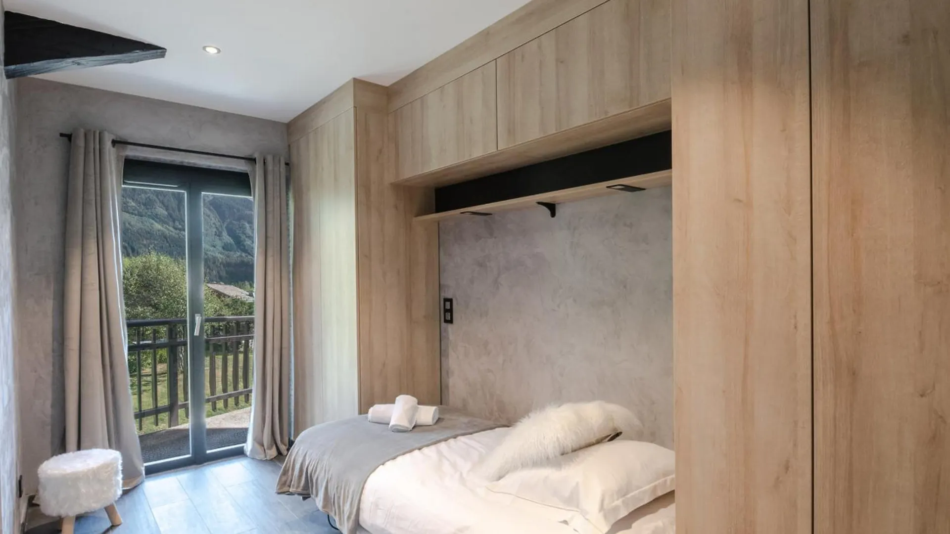 Demi-Chalet Cosy Avec Terrasses, Wifi Et Parking A Chamonix - Fr-1-343-228 Apartman