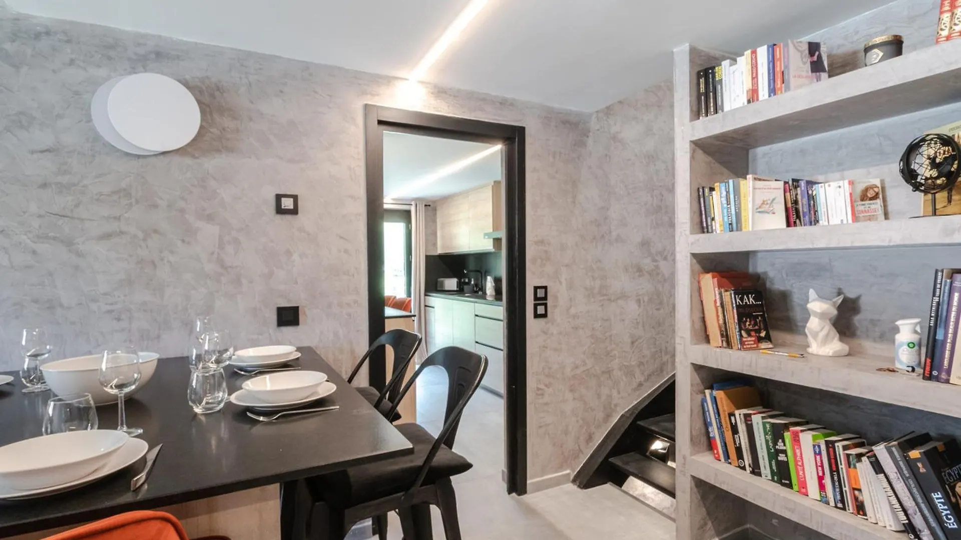 Demi-Chalet Cosy Avec Terrasses, Wifi Et Parking A Chamonix - Fr-1-343-228 0*,  Γαλλία